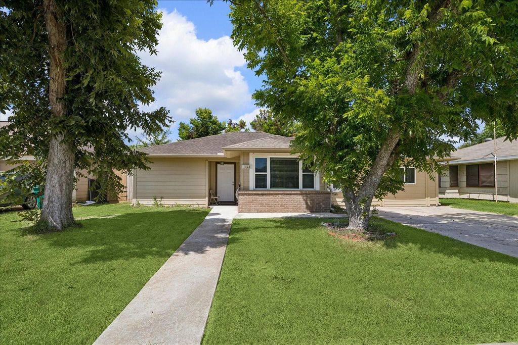1512 Buchanan Street, Pasadena, TX 77502