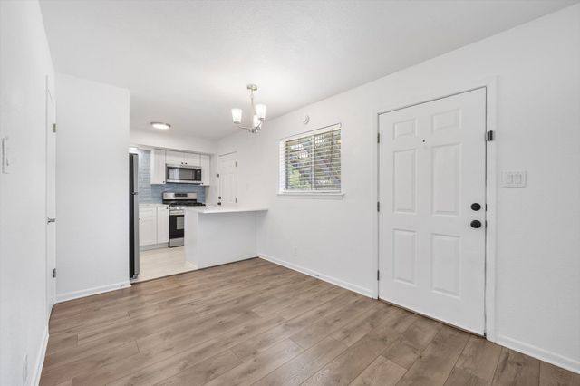 806 E 13th ST 102, Georgetown, TX 78626
