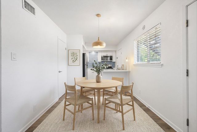 806 E 13th ST 102, Georgetown, TX 78626