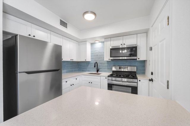 806 E 13th ST 102, Georgetown, TX 78626
