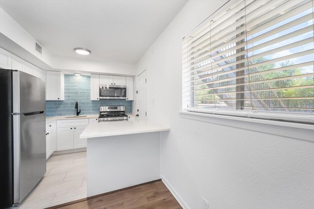 806 E 13th ST 102, Georgetown, TX 78626