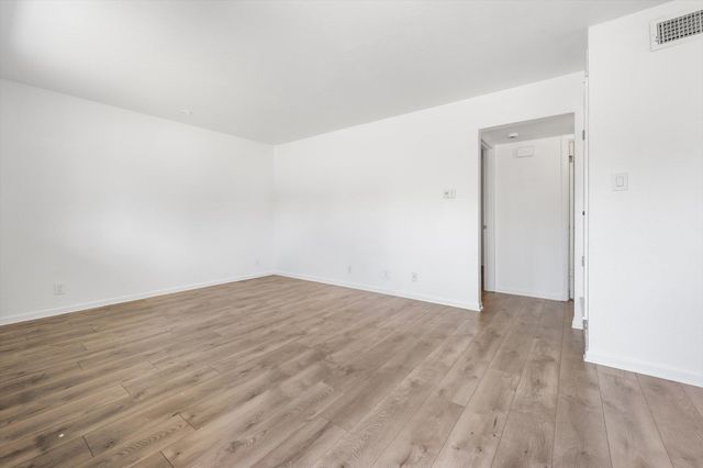 806 E 13th ST 102, Georgetown, TX 78626