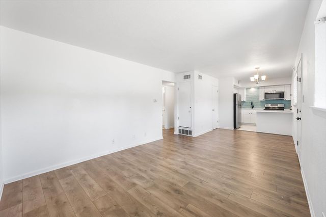 806 E 13th ST 102, Georgetown, TX 78626