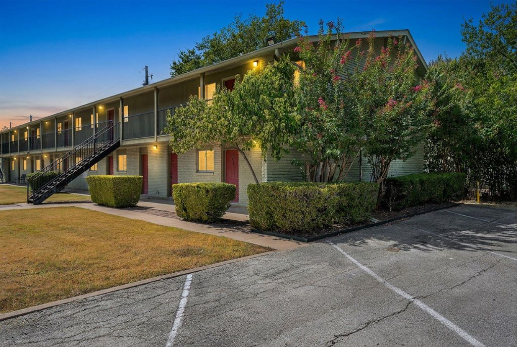 806 E 13th ST 102, Georgetown, TX 78626