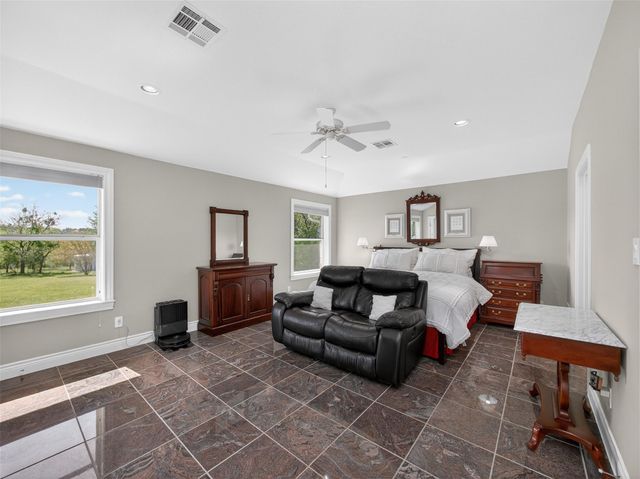 493 Chimney Cove DR, Marble Falls, TX 78654