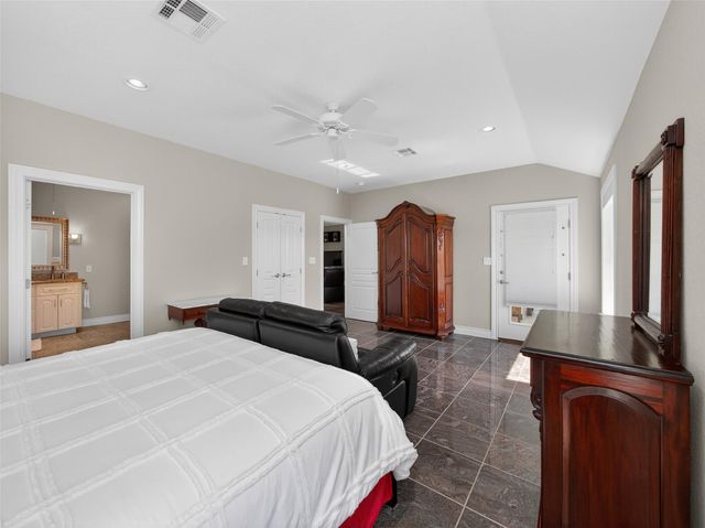 493 Chimney Cove DR, Marble Falls, TX 78654