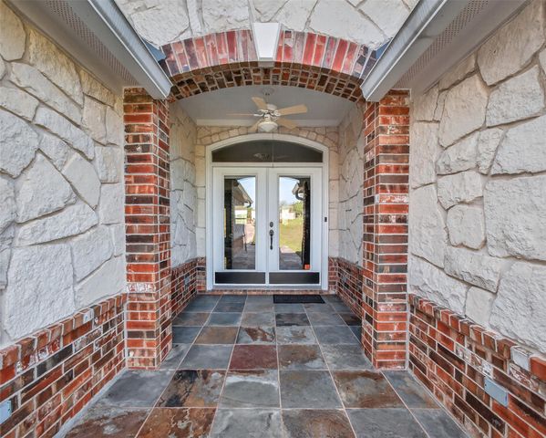 493 Chimney Cove DR, Marble Falls, TX 78654