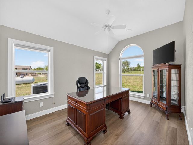 493 Chimney Cove DR, Marble Falls, TX 78654