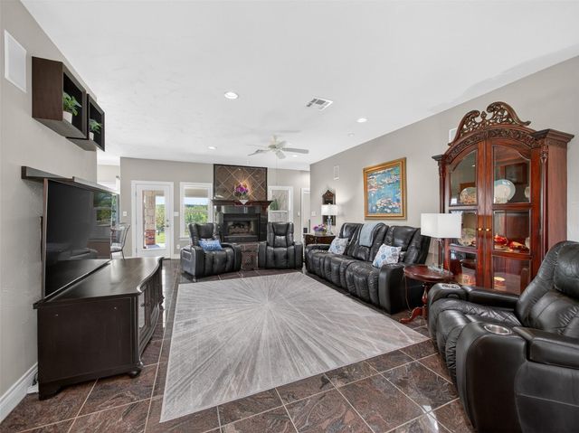 493 Chimney Cove DR, Marble Falls, TX 78654