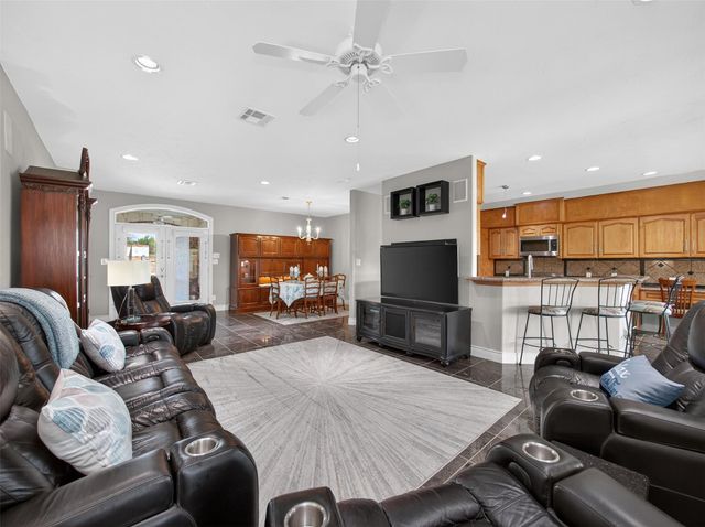 493 Chimney Cove DR, Marble Falls, TX 78654