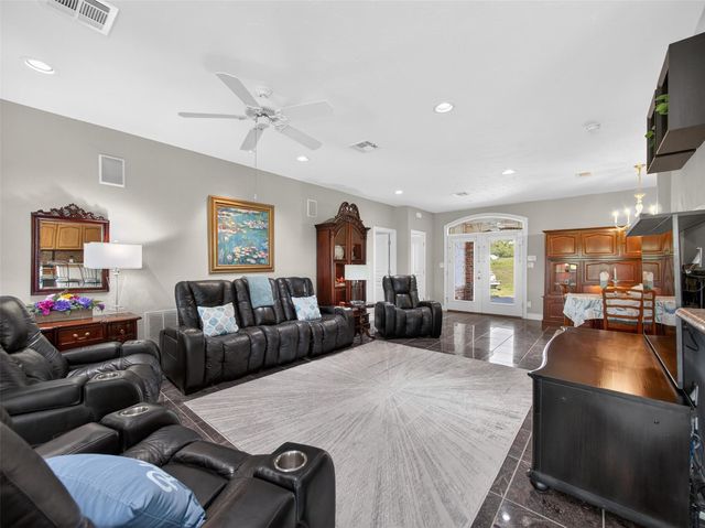 493 Chimney Cove DR, Marble Falls, TX 78654