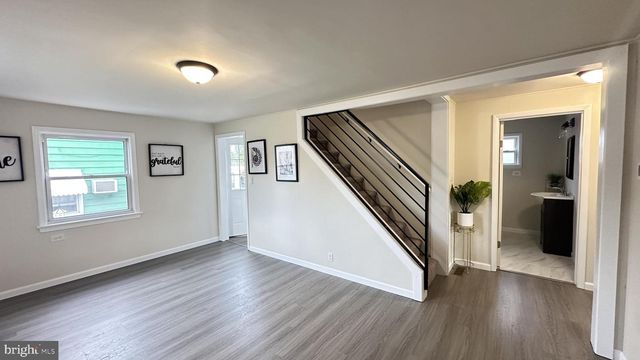 40 BUNTING LN, Aston, PA 19014