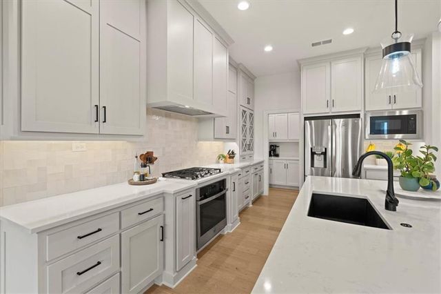 17604 High Street, Overland Park, KS 66085