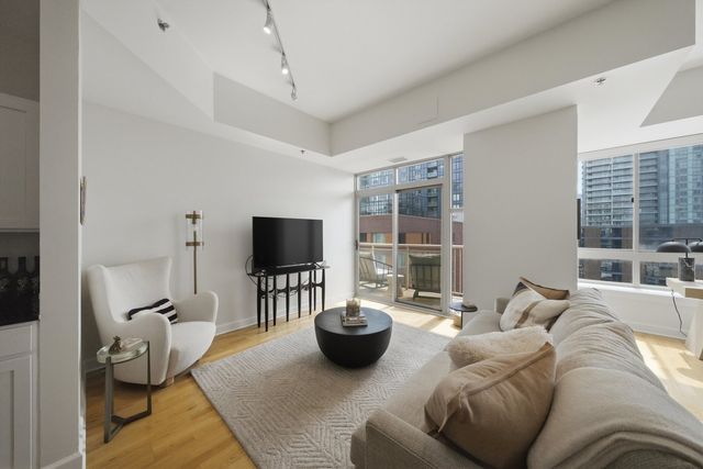 230 W Division Street 804, Chicago, IL 60610