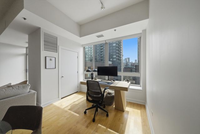 230 W Division Street 804, Chicago, IL 60610