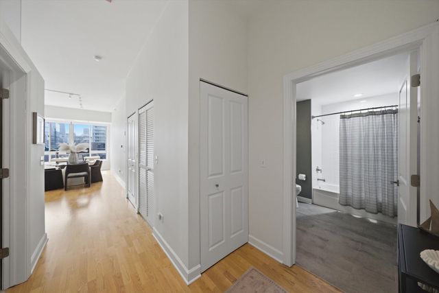 230 W Division Street 804, Chicago, IL 60610