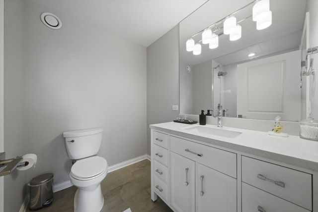 230 W Division Street 804, Chicago, IL 60610