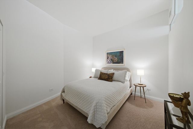 230 W Division Street 804, Chicago, IL 60610