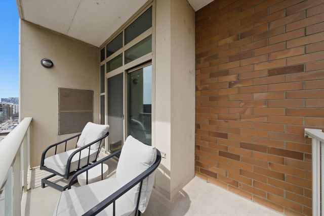 230 W Division Street 804, Chicago, IL 60610