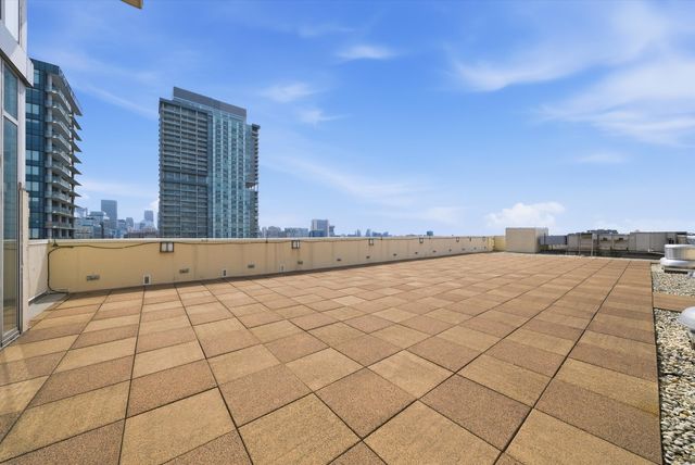 230 W Division Street 804, Chicago, IL 60610