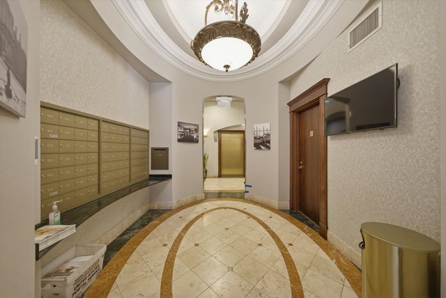 230 W Division Street 804, Chicago, IL 60610