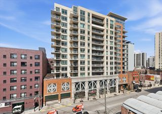 230 W Division Street 804, Chicago, IL 60610