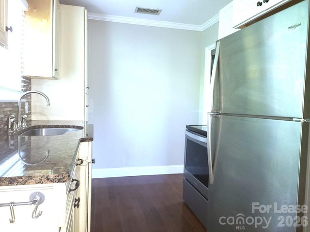 557 Wakefield Drive D, Charlotte, NC 28209