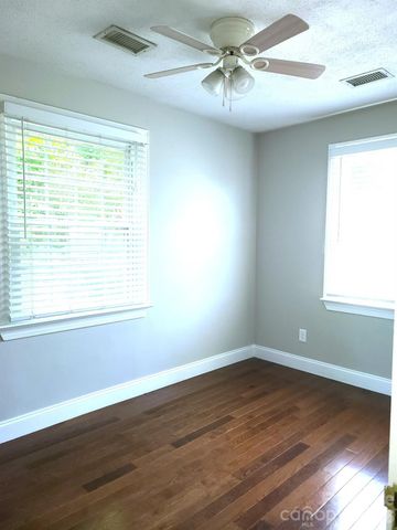 557 Wakefield Drive D, Charlotte, NC 28209