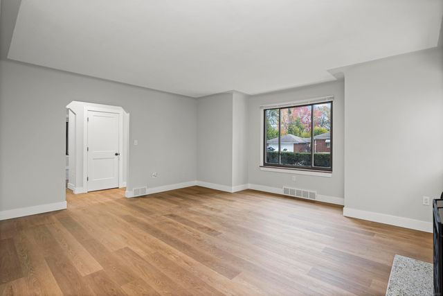 30675 Tennessee Street, Roseville, MI 48066