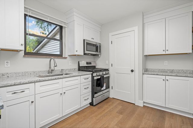 30675 Tennessee Street, Roseville, MI 48066