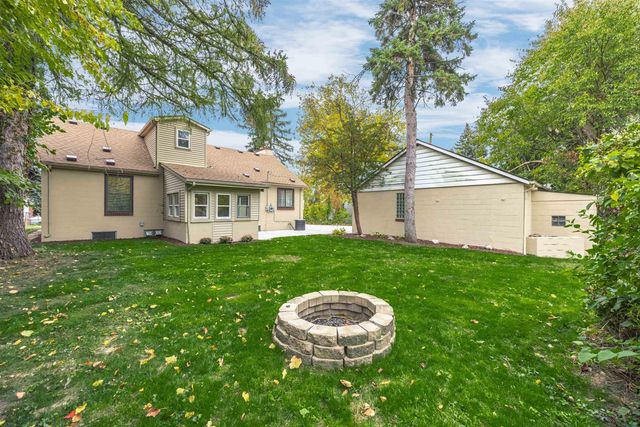 30675 Tennessee Street, Roseville, MI 48066