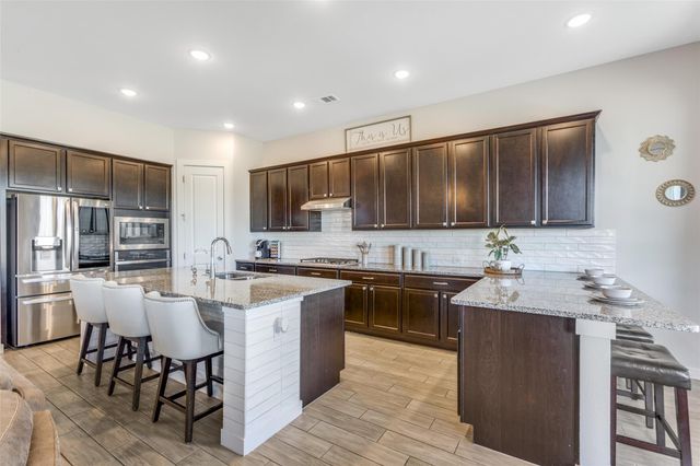 409 Mangold DR, Hutto, TX 78634