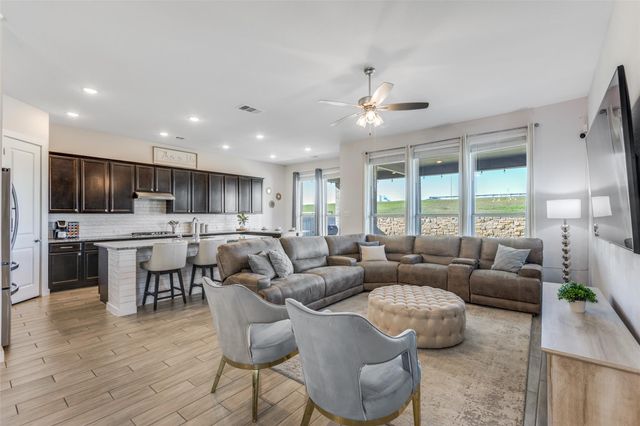 409 Mangold DR, Hutto, TX 78634