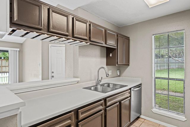 1601 Faro DR 1504, Austin, TX 78741