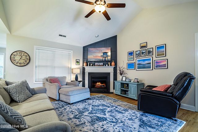 1004 Stonesthrow Court, Leland, NC 28451