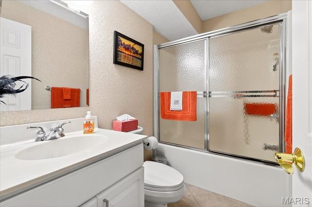 2 Tanewood Court, Belleville, IL 62223