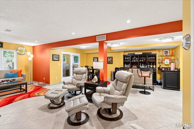 2 Tanewood Court, Belleville, IL 62223