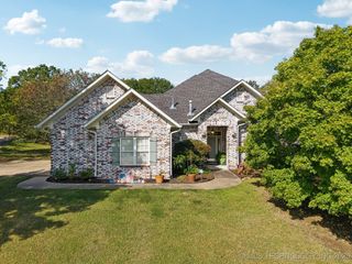 5400 Rolling Oaks Trail, Muskogee, OK 74401