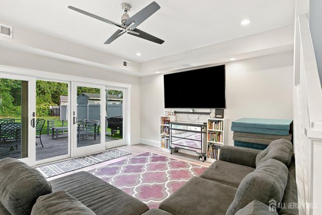 27 Marshall Place, Sayreville, NJ 08872