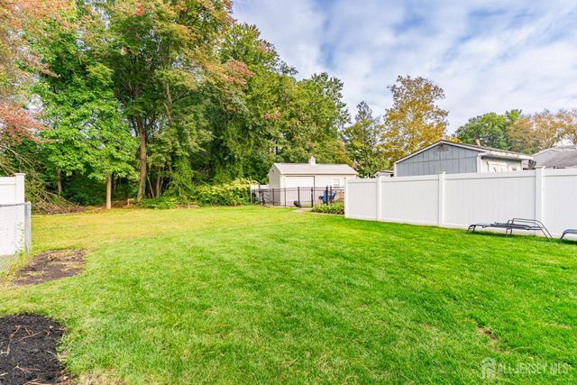 27 Marshall Place, Sayreville, NJ 08872