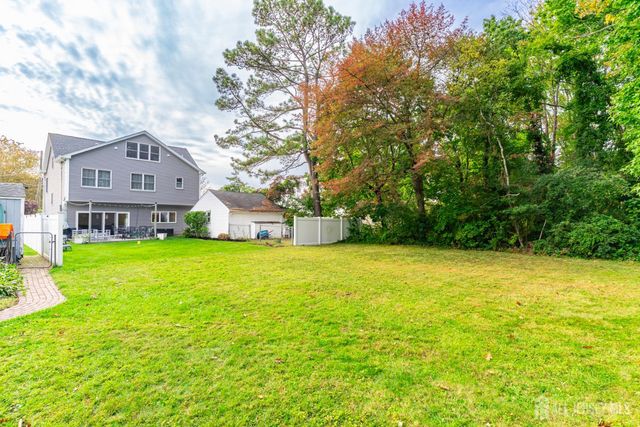 27 Marshall Place, Sayreville, NJ 08872