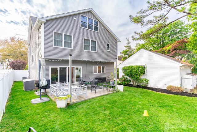 27 Marshall Place, Sayreville, NJ 08872