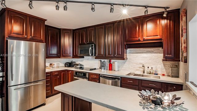 5750 Collins Avenue 7A, Miami Beach, FL 33140