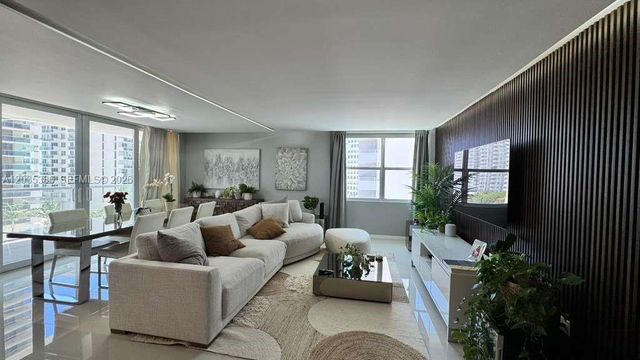 5750 Collins Avenue 7A, Miami Beach, FL 33140
