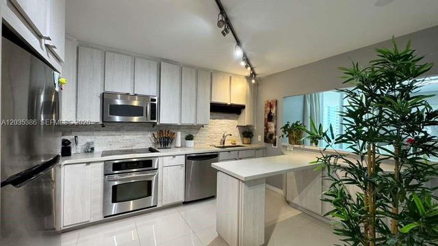 5750 Collins Avenue 7A, Miami Beach, FL 33140