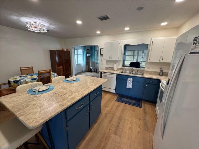 28 CLINTWOOD AVENUE, Englewood, FL 34223