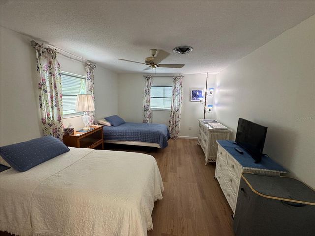 28 CLINTWOOD AVENUE, Englewood, FL 34223