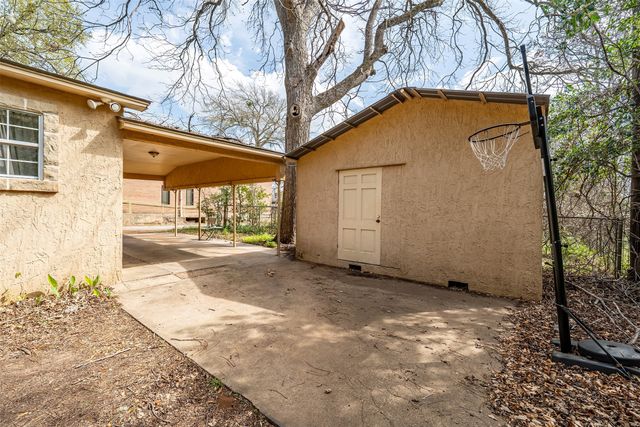 408 E Kolstad Street, Palestine, TX 75801