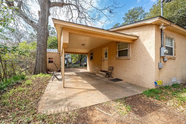 408 E Kolstad Street, Palestine, TX 75801