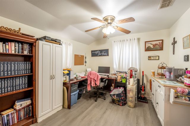 408 E Kolstad Street, Palestine, TX 75801